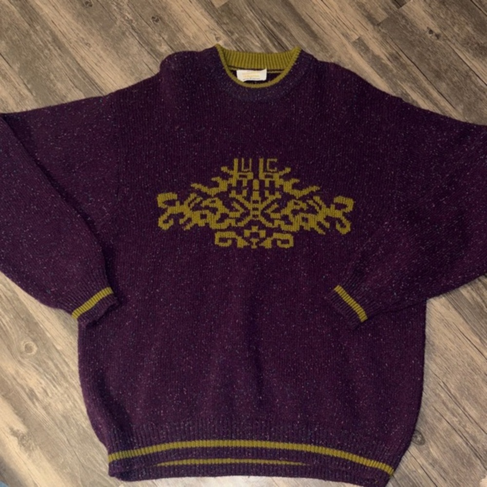 Vintage made in Italy United colors of Benetton 100
Wool sweater- woman’s LG